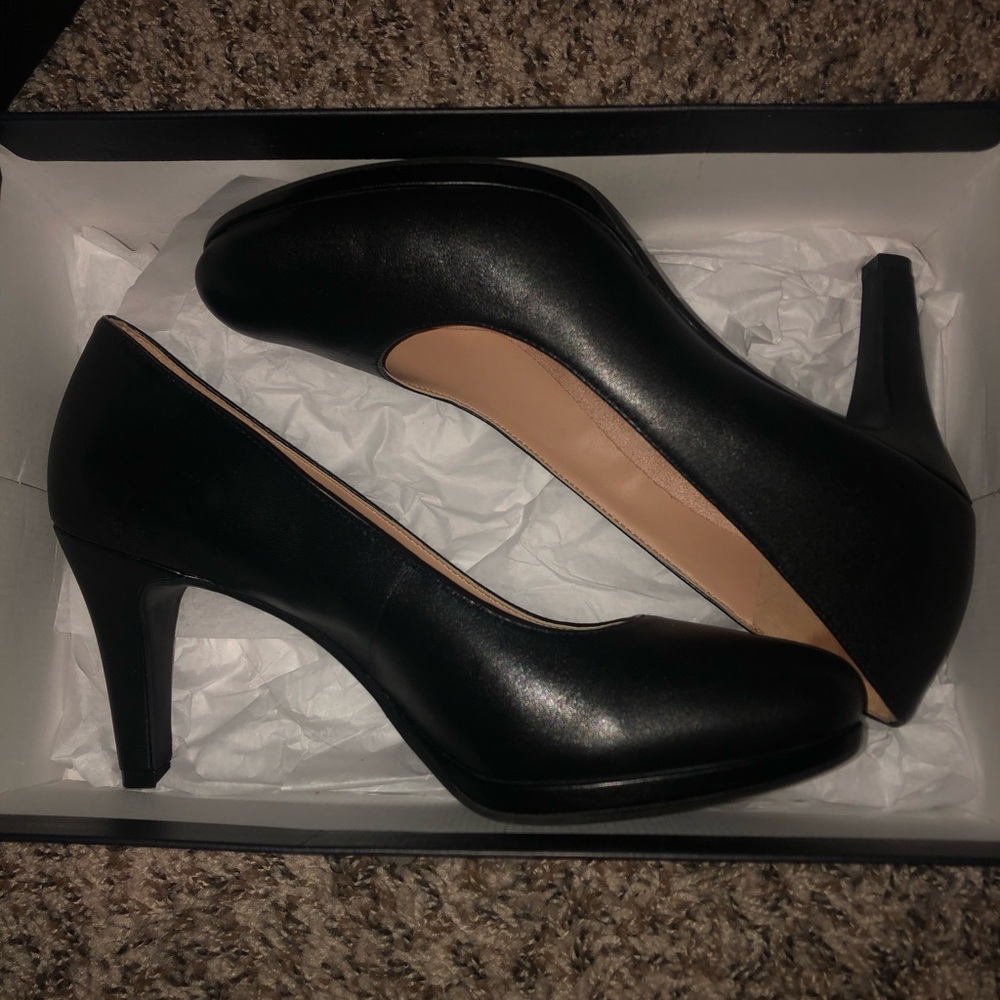 Worn once, black Naturalizer 7M Michelle pumps